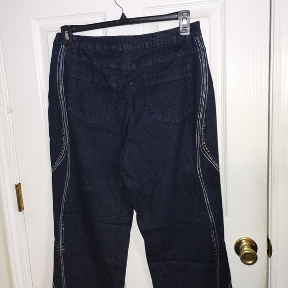 Jeans With Bling - Picture 4 of 12